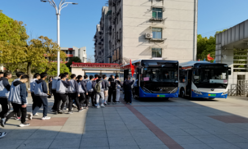 含山長運(yùn)公交公司承接學(xué)校旅游包車