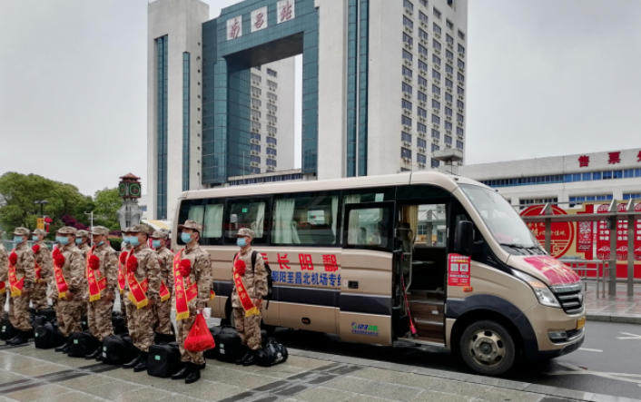 鄱陽長運(yùn)  圓滿完成新兵運(yùn)輸任務(wù)