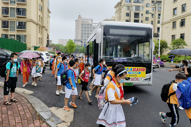 新余公交：開(kāi)學(xué)季 校園直通車(chē)進(jìn)小區(qū)