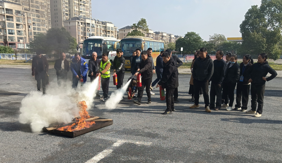 新余長運(yùn)：開展消防基本技能實(shí)操培訓(xùn)和應(yīng)急疏散演練